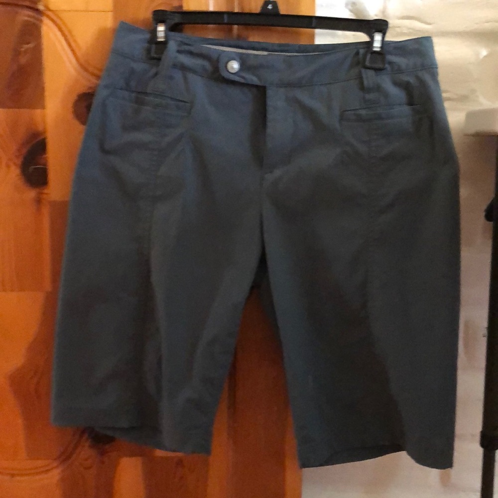 Royal Robbins Discovery Bermuda shorts - size 8